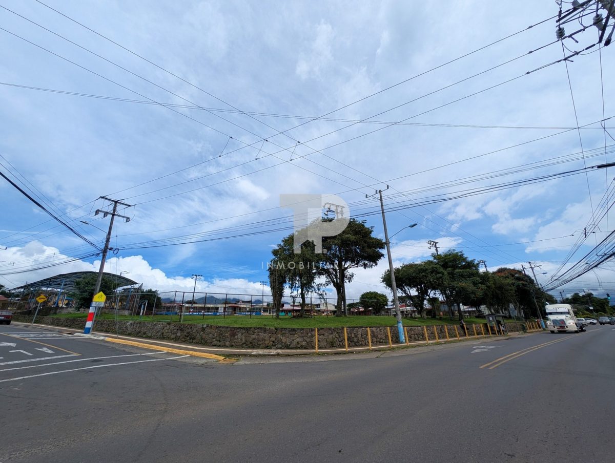 Amplio Lote con Casa en San Isidro de Heredia SCG15 - Image 16