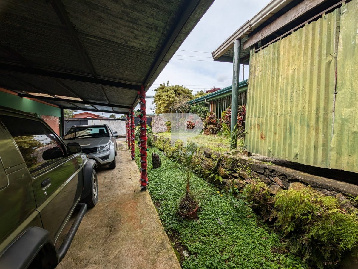 Amplio Lote con Casa en San Isidro de Heredia SCG15 - Image 17