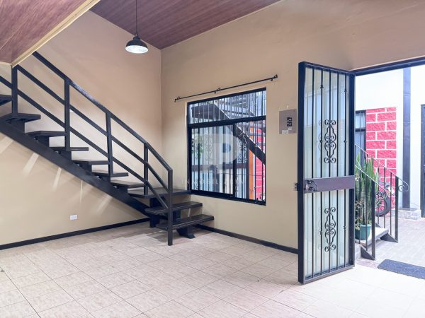Estudio con Mezzanine en San Pedro de Barva. JRSC195