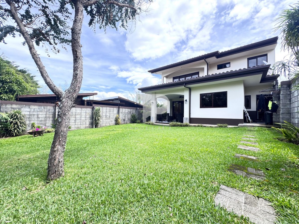 Casa en San José de la Montaña en Barva, Heredia JRSC13 - Imagen 3