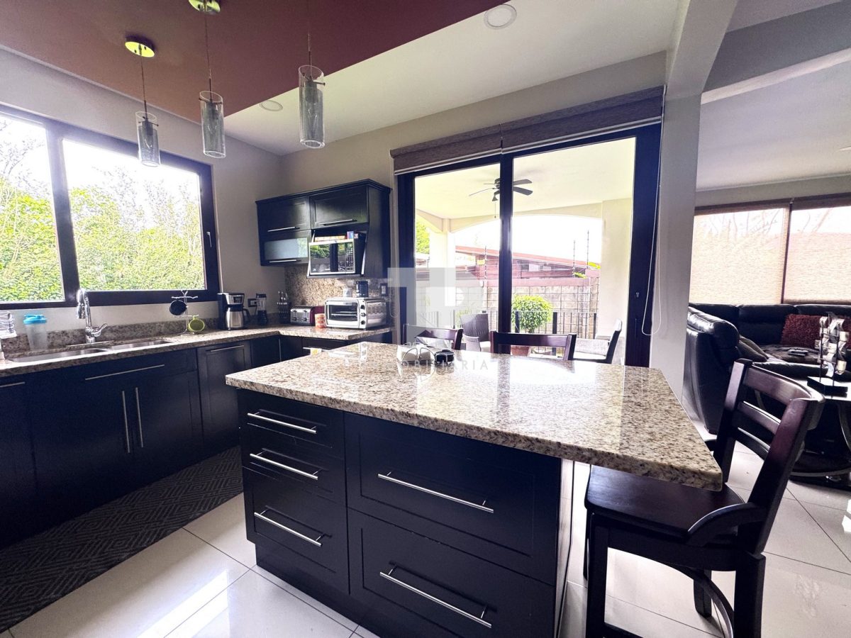 Casa en San José de la Montaña en Barva, Heredia JRSC13 - Imagen 15