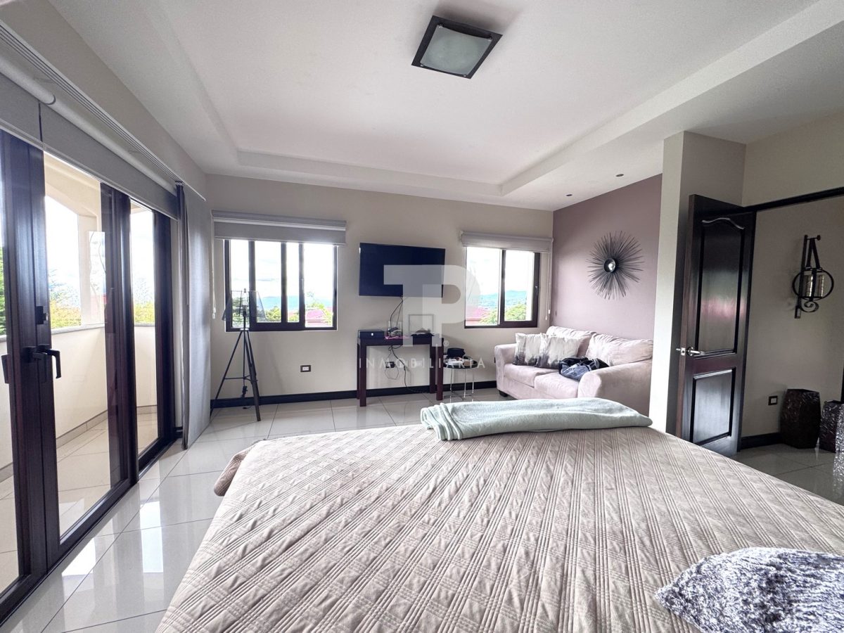 Casa en San José de la Montaña en Barva, Heredia JRSC13 - Imagen 17