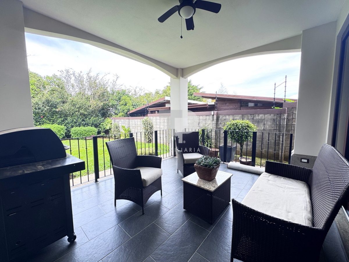 Casa en San José de la Montaña en Barva, Heredia JRSC13 - Imagen 19