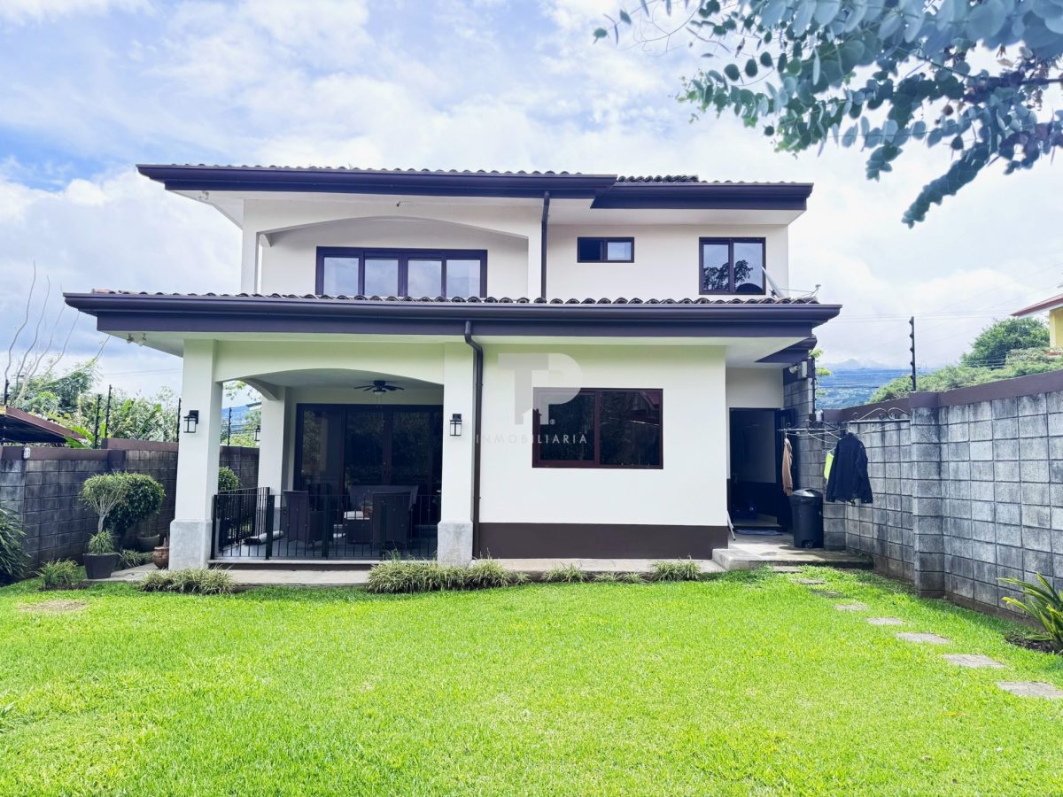 Casa en San José de la Montaña en Barva, Heredia JRSC13 - Imagen 31