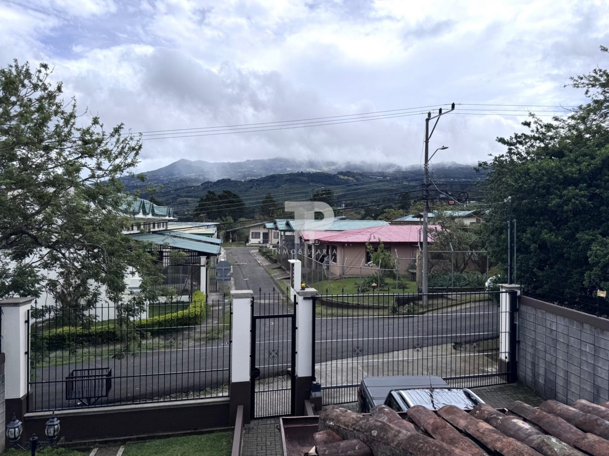 Casa en San José de la Montaña en Barva, Heredia JRSC13 - Imagen 34