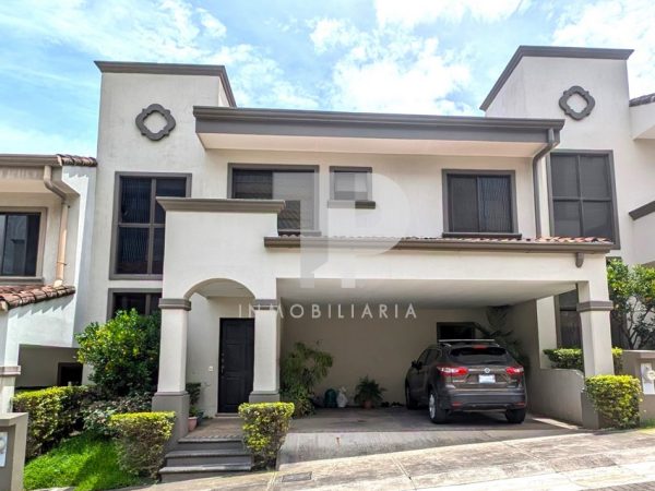 Casa en Lagunilla de Heredia SCG54