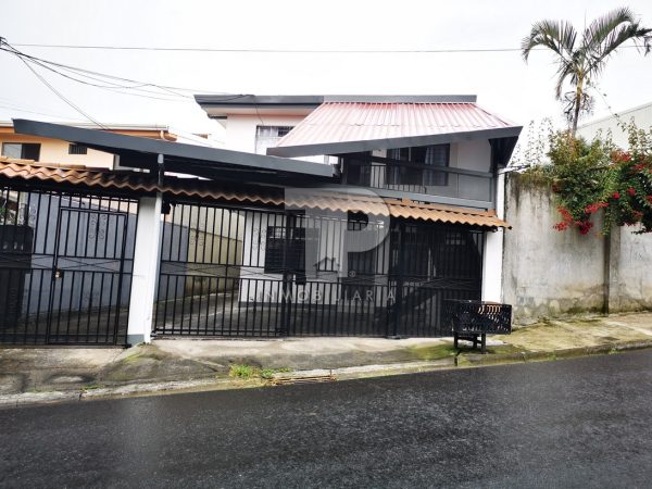 Apartamento en Mercedes Norte de Heredia. JRC320