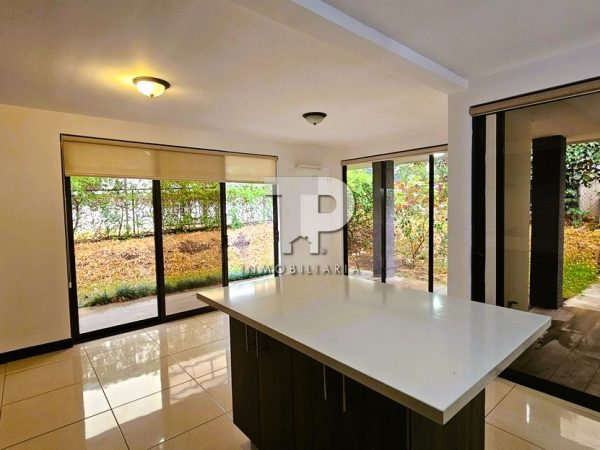 San Francisco de Heredia en Exclusivo Condominio JC01