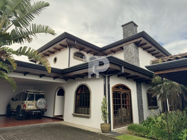 Casa en San José de la Montaña-Barva. JRC450