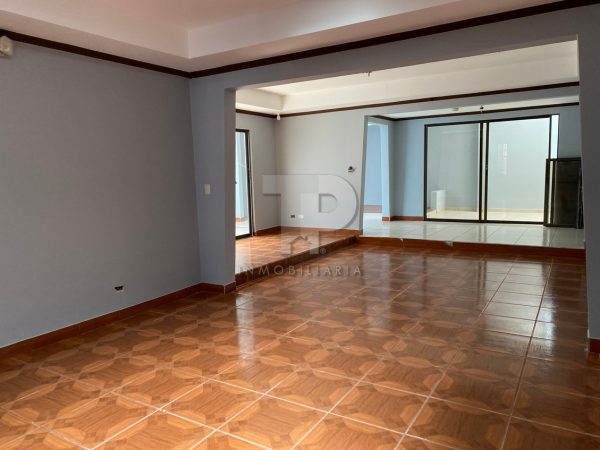 Casa en San Pablo de Heredia con Local Comercial JC140