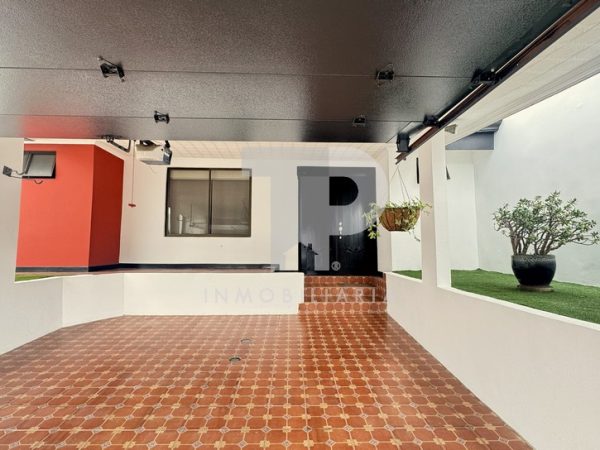 Casa en San Pablo de Heredia, Residencial. JRC1350