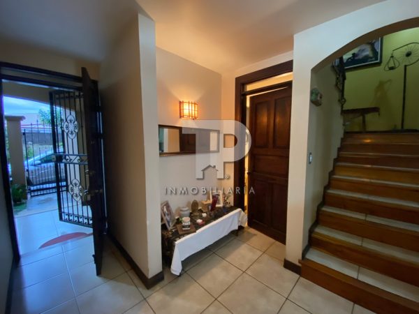 Venta I Casa en Mercedes Norte de Heredia (JC13)