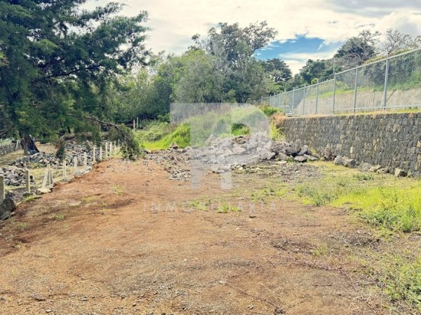 Lote en Los Ángeles de San Rafael de Heredia. JRSC75