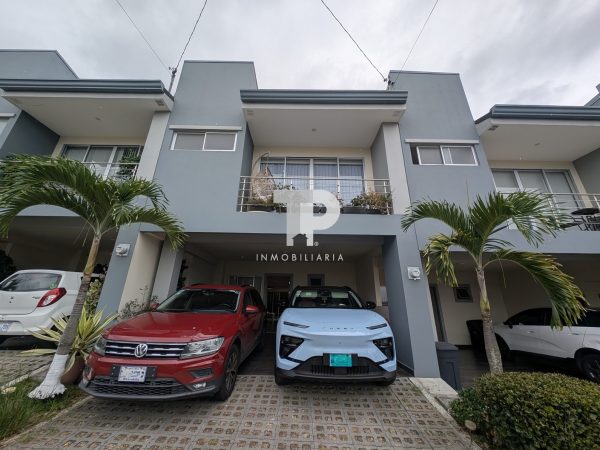 Casa en San Pablo de Heredia SCG30
